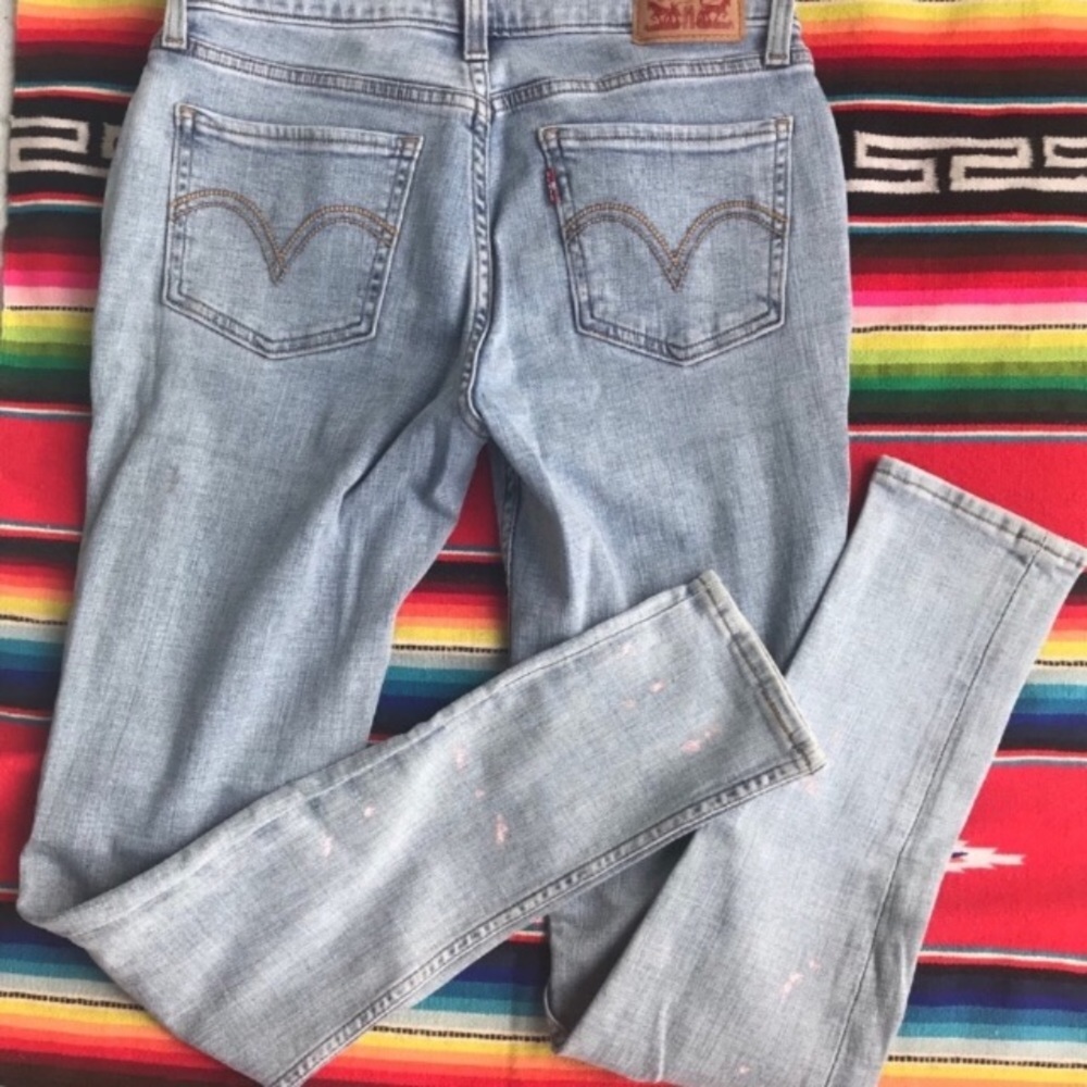 Levi’s 535 Super Skinny Distressed Splatter Jeans